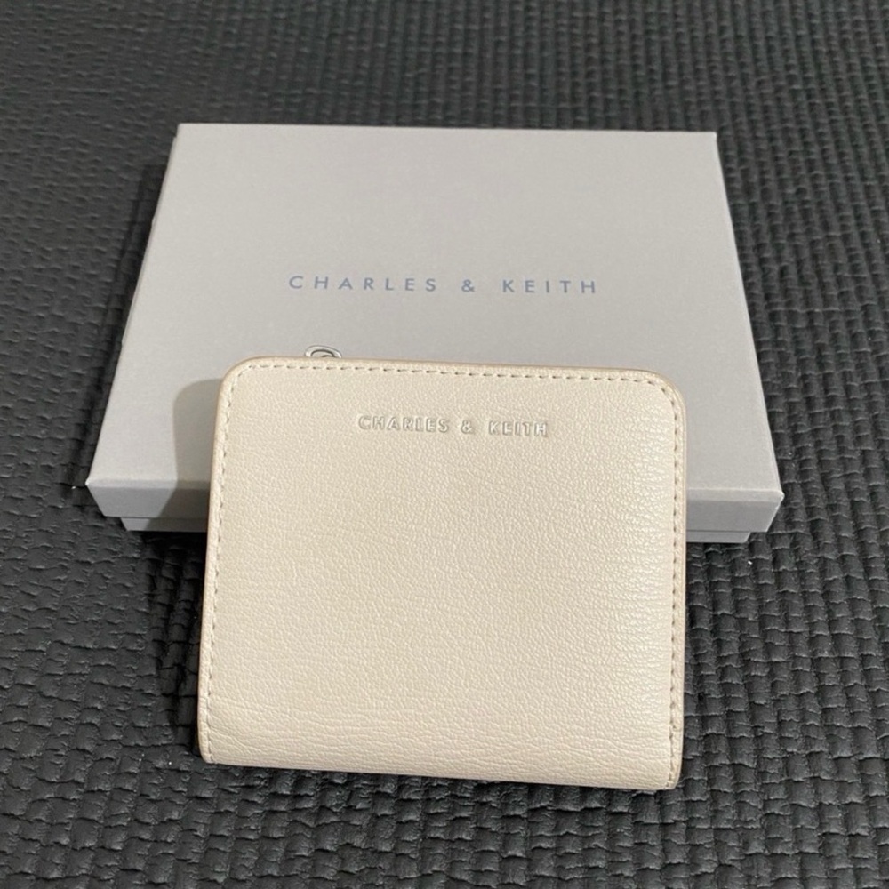 Charles & Keith Card Holder - Picture 5 of 12